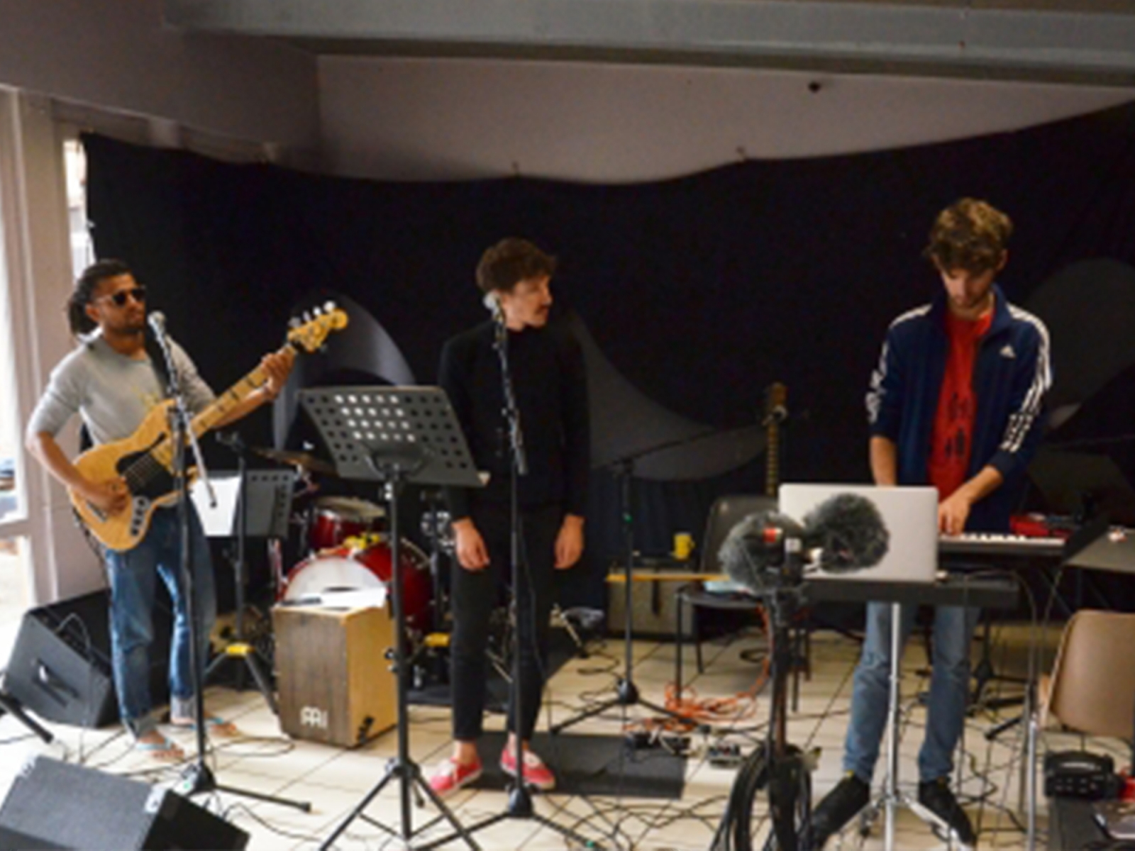 rencontres guitare antony rencontre gratuite plus de 50 ans